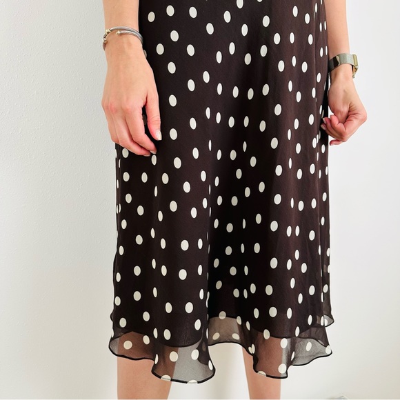 Adrianna Papell brown polka dot ruched v-neck fit and flare midi dress - Picture 6 of 13